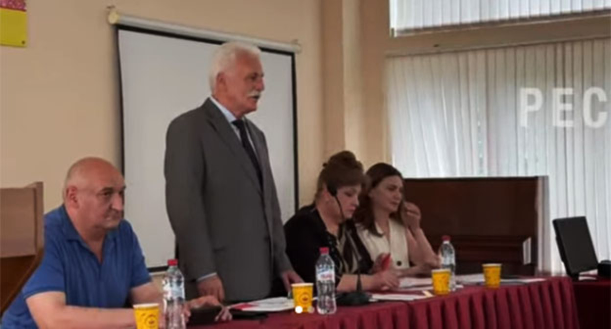 Zurab Kokoev (in the center). Screenshot of the video https://www.instagram.com/p/DbYANJvDP02/?img_index=1 belongs to the company Meta, whose activities are banned in Russia.