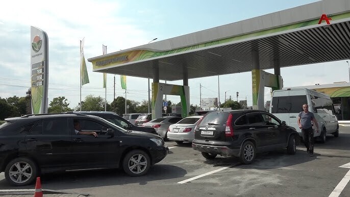 Refueling in Abkhazia. Screenshot of the video https://www.youtube.com/watch?v=iucv0U-zRIw Refueling in Abkhazia. Screenshot of the video https://www.youtube.com/watch?v=iucv0U-zRIw