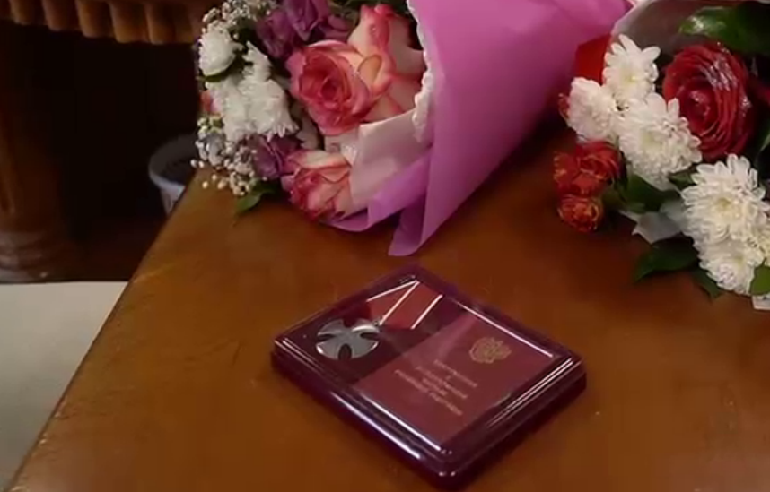 Order of Iramazan Rabazanov. Still frame from a video from the Telegram channel of the Kayakent district administration dated 03.09.26, https://t.me/kayakentrayon/29731