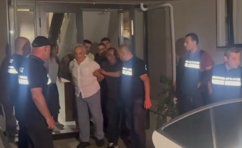 A frame from the detention of businessman and animal rights activist Tamaz Elizbarashvili. Photo TV Pirveli/ https://tvpirveli.ge/ka/siaxleebi/sazogadoeba/134418-tamaz-elizbarashvili-dakavebulia A frame from the detention of businessman and animal rights activist Tamaz Elizbarashvili. Photo TV Pirveli/ https://tvpirveli.ge/ka/siaxleebi/sazogadoeba/134418-tamaz-elizbarashvili-dakavebulia