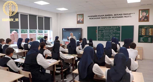 Students at the school in Shali. Frame from a video on Ramzan Kadyrov's Telegram channel - https://t.me/RKadyrov_95/6893