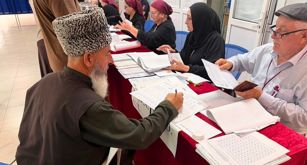 At the polling station in Chechnya. Photo by the press service of the republic's election commission, https://vk.ru/wall-206122948_1490