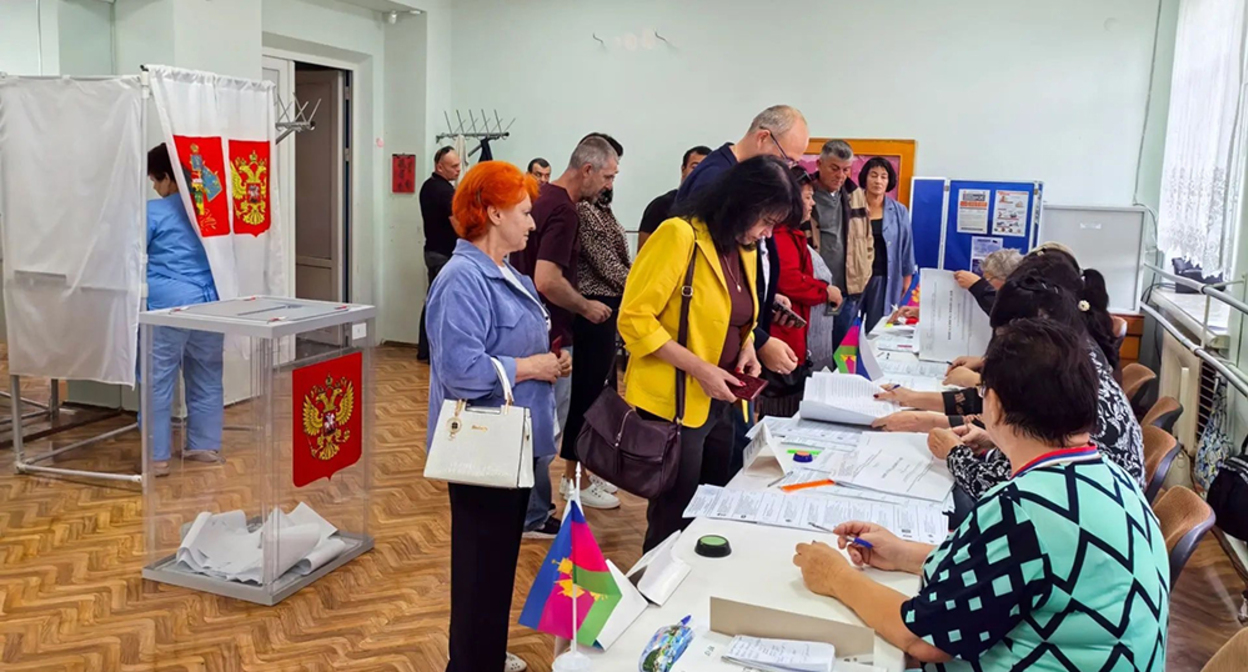 At the polling station. Photo of the election commission of Krasnodar Krai, https://vk.ru/wall-154091417_2206 At the polling station. Photo of the election commission of Krasnodar Krai, https://vk.ru/wall-154091417_2206