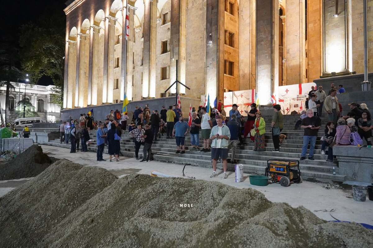 Participants of the continuous protests on Rustaveli in Tbilisi on the 665th day. Photo: MO SE / Facebook Participants of the continuous protests on Rustaveli in Tbilisi on the 665th day. Photo: MO SE / Facebook