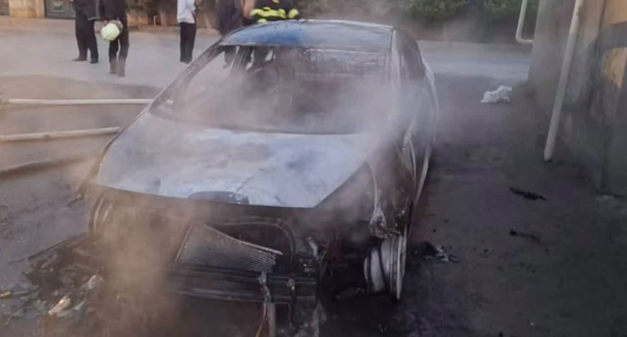 The burned car of a school director in Baku. Screenshot from the publication https://www.facebook.com/MinvalPolitika (the activities of the company Meta (which owns Facebook, Instagram, and WhatsApp) are banned in Russia)