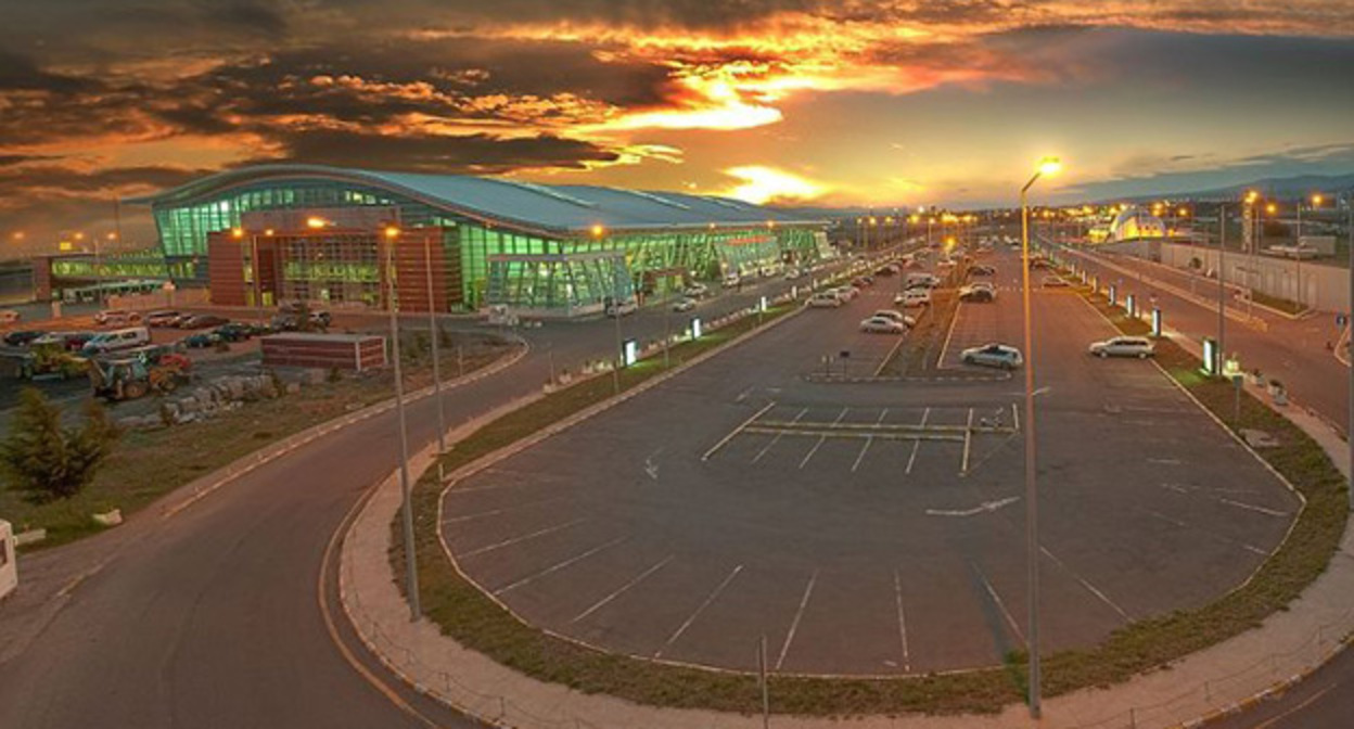 Tbilisi Airport. Photo: Gmaisuradze15. https://ru.wikipedia.org/
