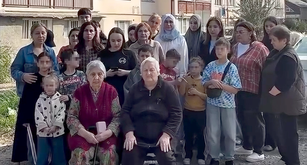 Residents of the house on Kalmykova Street in Nalchik are recording a collective video appeal. A frame from the video https://www.instagram.com/p/Deqf6ArMxvi (the activities of the company Meta (which owns Facebook, Instagram, and WhatsApp) are banned in Russia) Residents of the house on Kalmykova Street in Nalchik are recording a collective video appeal. A frame from the video https://www.instagram.com/p/Deqf6ArMxvi (the activities of the company Meta (which owns Facebook, Instagram, and WhatsApp) are banned in Russia)