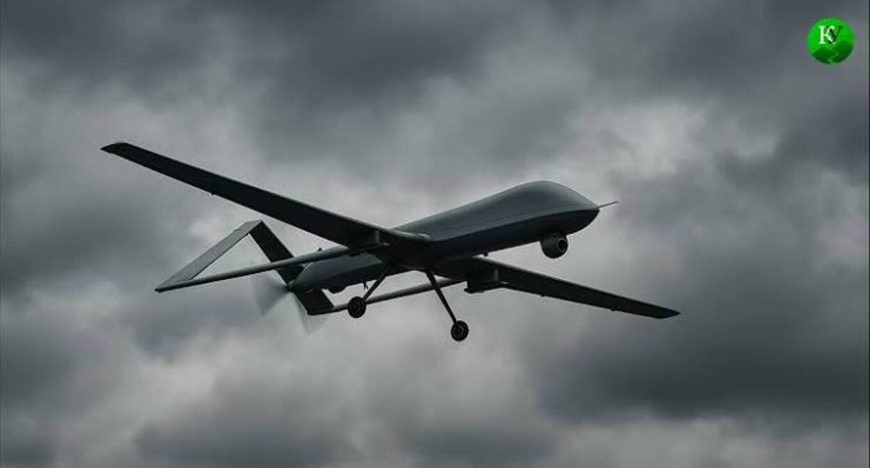 Drones in the evening sky. Illustration created by "Caucasian Knot" using AI in the Copilot program.