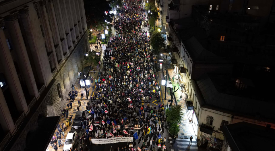 March in Tbilisi. Screenshot from the photo "Interpressnews" from 25.10.26, https://www.interpressnews.ge/ru/article/178447-predstaviteli-oppozitsionnykh-partii-i-grazhdanskogo-obshchestva-provodiat-shestvie-ot-pervogo-korpusa-tgu/ March in Tbilisi. Screenshot from the photo "Interpressnews" from 25.10.26, https://www.interpressnews.ge/ru/article/178447-predstaviteli-oppozitsionnykh-partii-i-grazhdanskogo-obshchestva-provodiat-shestvie-ot-pervogo-korpusa-tgu/